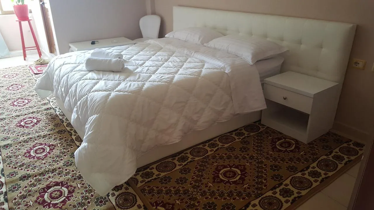 Hotel Arberia Tirana 4*,